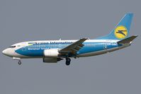 UR-GBC @ LOWW - Ukraine International 737-500 - by Andy Graf - VAP