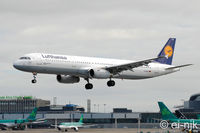 D-AISO @ EIDW - Landing Rwy 28 at Dublin Airport.
