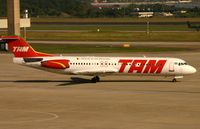 PT-MQN @ SBGL - TAM Fk100 taxiing out to depart GIG - by FerryPNL