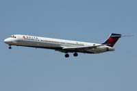N914DN @ DFW - Delta Airlines landing at DFW Airport