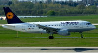 D-AIBE @ EDDL - Lufthansa, here on finals at Düsseldorf Int´l (EDDL) - by A. Gendorf
