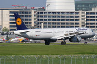 D-AISU @ VIE - Lufthansa - by Joker767