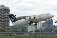 HB-IYV @ EGLC - Departing from London City airport.
