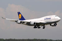D-ABVW @ EDDF - Lufthansa - by Martin Nimmervoll