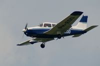 PH-EDD @ EHGG - The Piper is landing on runway 23 at busy Eelde. - by Jorrit de Bruin