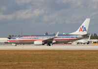 N816NN @ MIA - American 737 - by Florida Metal