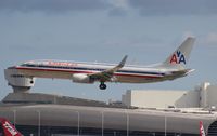 N830NN @ MIA - American 737 - by Florida Metal