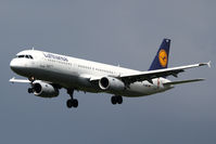 D-AIRY @ EDDF - Lufthansa Airbus A321 - by Andreas Ranner