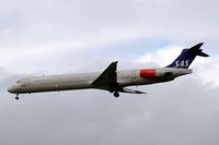 LN-ROP @ EGLL - McDonnell Douglas DC-9-82 [49384] (SAS Scandinavian Airlines) Heathrow~G 20/11/2006 - by Ray Barber