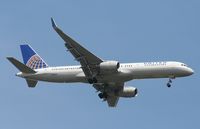 N33132 @ MCO - United 757-200 - by Florida Metal