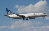 N37434 @ MIA - United 737-900 - by Florida Metal