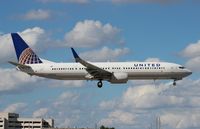 N73445 @ MIA - United 737-900 - by Florida Metal