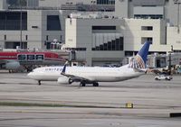 N75429 @ MIA - United 737-900 - by Florida Metal