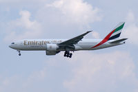 A6-EWJ @ VIE - Emirates Boeing 777-200 - by Thomas Ramgraber