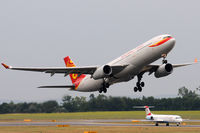 B-5905 @ VIE - Hainan Airlines - by Chris Jilli