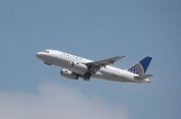 N832UA @ KLAX - Airbus A319 - by Mark Pasqualino