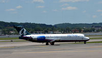 N910AT @ KDCA - Taxi to parking DCA - by Ronald Barker
