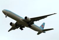 HL8218 @ EGLL - Boeing 777-3B5ER [37649] (Korean Air) Home~G 14/07/2012. On approach 27R. - by Ray Barber