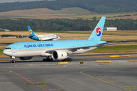 HL8252 @ VIE - Korean Air Cargo - by Chris Jilli