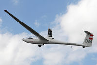 G-BSOM photo, click to enlarge G-BSOM photo, click to enlarge