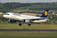 D-AIQR @ VIE - Lufthansa Airbus A320 - by Thomas Ramgraber