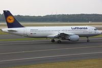 D-AIZN @ EDDL - Lufthansa, Airbus A320-214, CN: 5425 - by Air-Micha