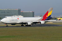 HL7419 @ VIE - Asiana Airlines Cargo Boeing 747-400 - by Thomas Ramgraber