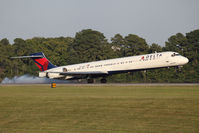 N960DN @ ORF - Delta Air Lines 1998 McDonnell Douglas MD-90-30 N960DN (FLT DAL409) from Hartsfield-Jackson Atlanta Int'l (KATL) landing RWY 23. - by Dean Heald