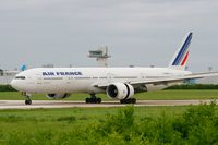 F-GSQR @ LFPO - Boeing 777-328 (ER), Reverse thrust landing rwy 26, Paris-Orly Airport (LFPO-ORY) - by Yves-Q