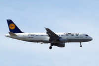 D-AIPA @ EGLL - Airbus A320-211 [0069] (Lufthansa) Home~G 14/06/2011. On approach 27L. - by Ray Barber