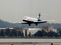 N964AT @ KDCA - Landing approach National - by Ronald Barker