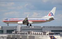 N934AN @ MIA - American 737-800 - by Florida Metal