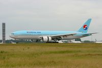 HL7714 @ LFPG - Boeing 777-2B5 (ER), Landing Rwy 26L, Roissy Charles De Gaulle Airport (LFPG-CDG) - by Yves-Q