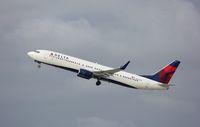 N802DN @ KLAX - Boeing 737-900ER - by Mark Pasqualino