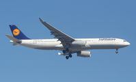 D-AIKI @ DTW - Lufthansa A330-300 - by Florida Metal