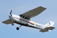 N109TJ @ KPDK - Cessna 172R Skyhawk [172-80985] Atlanta-Dekalb Peachtree~N 22/04/2010 - by Ray Barber