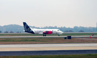 N303AG @ KATL - Taxi Atlanta - by Ronald Barker