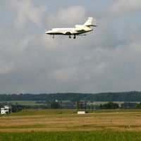 HB-IUX @ LSZH - TAG Aviation Dassault Falcon 900 landing at Zurich-Kloten International Airport. - by miro susta