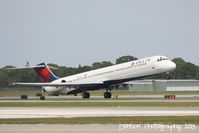 N942DL @ KSRQ - Delta Flight 2298 (N942DL) departs Sarasota-Bradenton International Airport enroute to Hartsfield-Jackson Atlanta International Airport - by Donten Photography