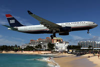 N280AY @ SXM - At famous Maho Beach - by Wolfgang Zilske