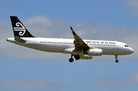 ZK-OXA @ NZAA - At Auckland - by Micha Lueck
