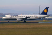D-AIPY @ VIE - Lufthansa Airbus A320 - by Thomas Ramgraber