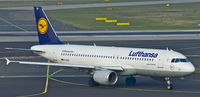 D-AIZN @ EDDL - Lufthansa, seen here shortly after landing at Düsseldorf Int'l(EDDL) - by A. Gendorf