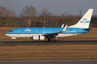 PH-BGQ @ LOWW - KLM Boeing 737 - by Andreas Ranner