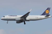 D-AIZZ @ EDDF - Lufthansa - by Air-Micha