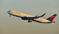 N1501P @ KLAX - Departing LAX on 25R - by Todd Royer