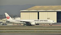 JA731J @ KLAX - Taxiing to gate at LAX - by Todd Royer