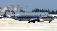 N901NN @ KMIA - American Airlines Boeing 737-823 - by Kreg Anderson