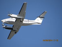 N806LW - Took this photo of N806LW flying over the Arden Aracde area in Sacramento Ca. - by Tom Wold