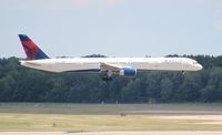 N587NW @ DTW - Delta 757-300 - by Florida Metal